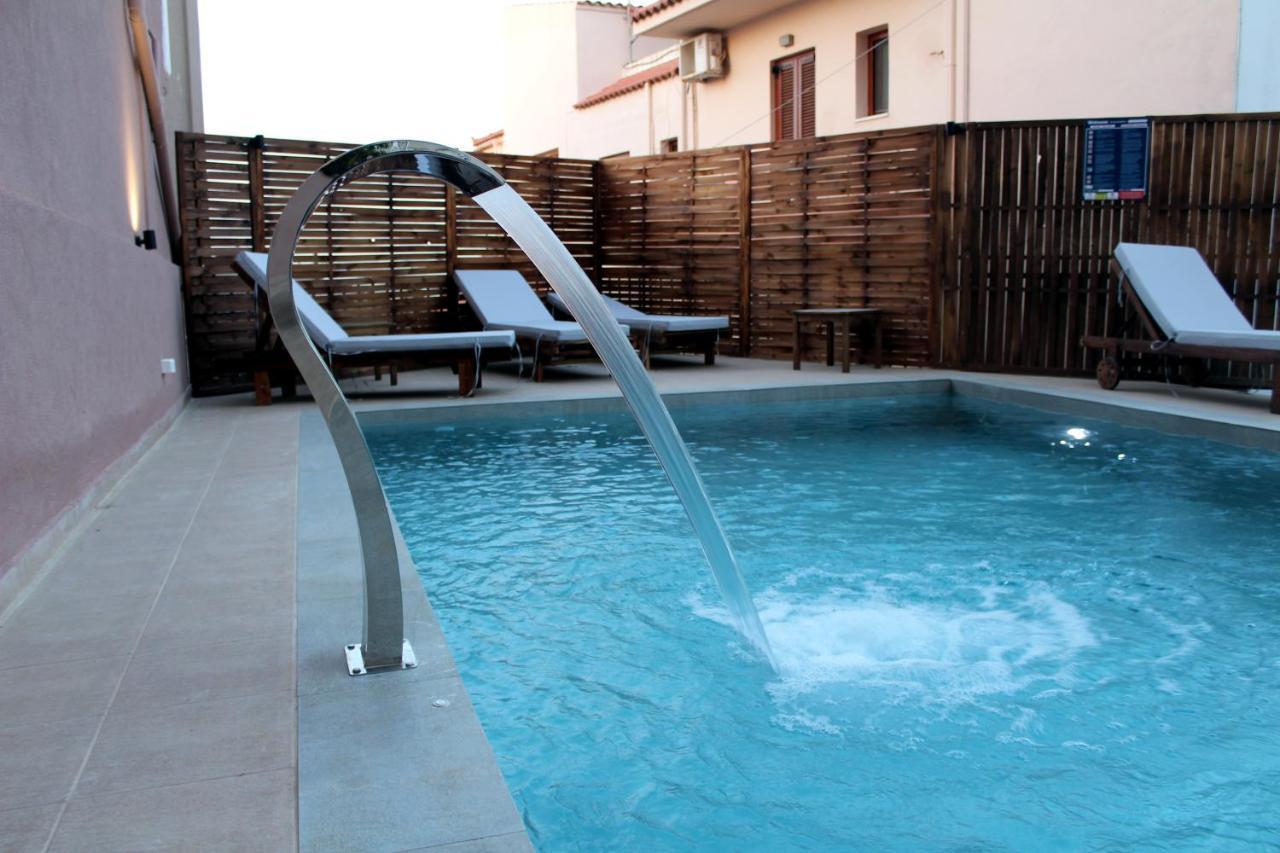 Mithos Premium Rooms Agia Marina  Екстер'єр фото