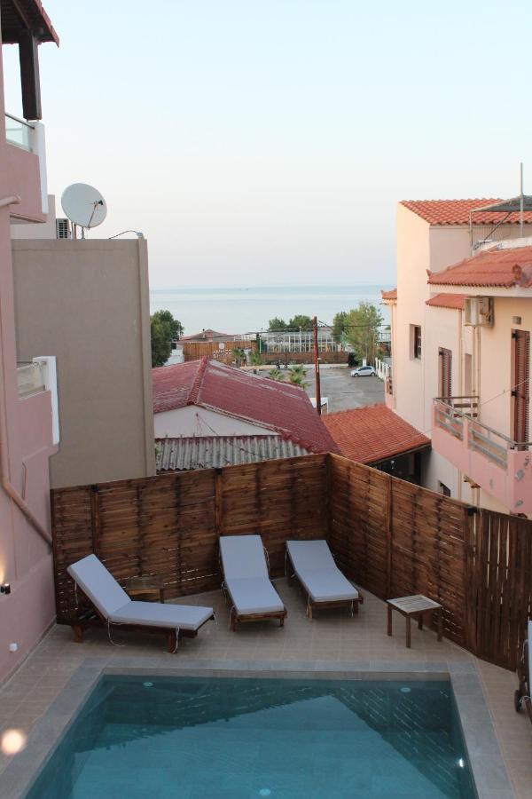 Mithos Premium Rooms Agia Marina  Екстер'єр фото