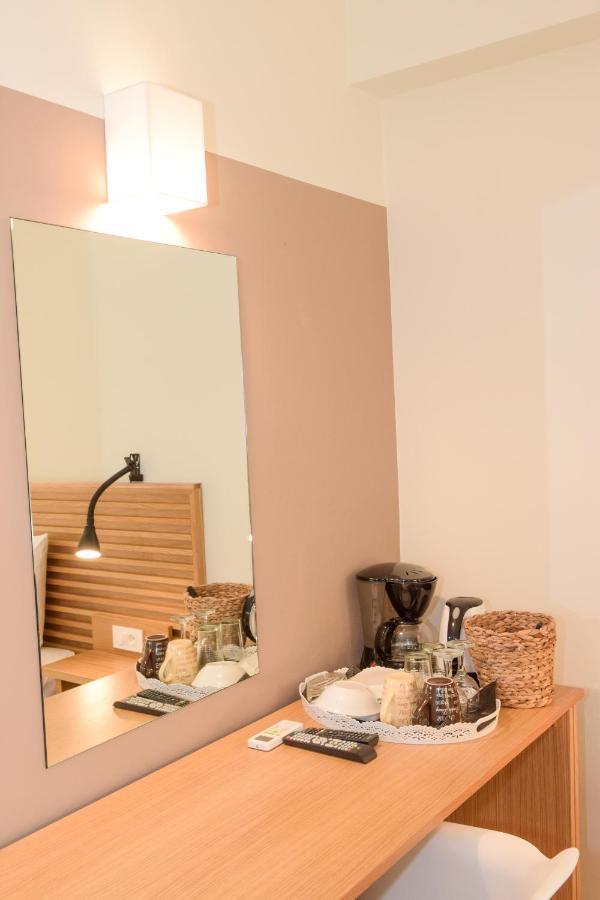Mithos Premium Rooms Agia Marina  Екстер'єр фото
