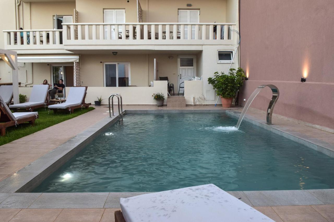 Mithos Premium Rooms Agia Marina  Екстер'єр фото