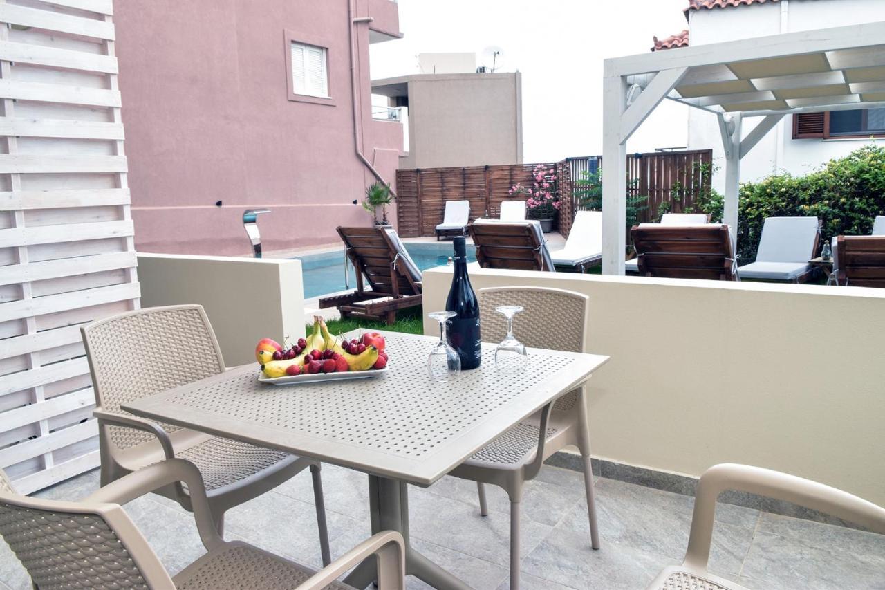 Mithos Premium Rooms Agia Marina  Екстер'єр фото