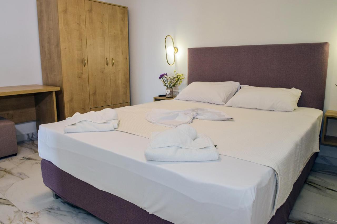 Mithos Premium Rooms Agia Marina  Екстер'єр фото
