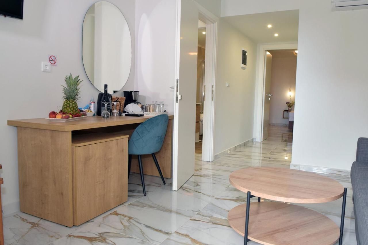 Mithos Premium Rooms Agia Marina  Екстер'єр фото