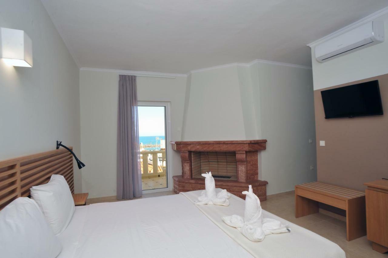 Mithos Premium Rooms Agia Marina  Екстер'єр фото