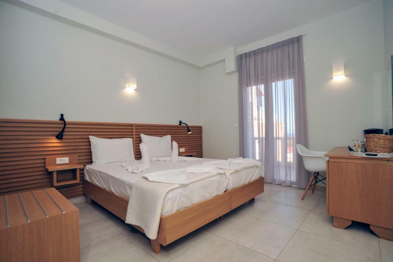 Mithos Premium Rooms Agia Marina  Екстер'єр фото
