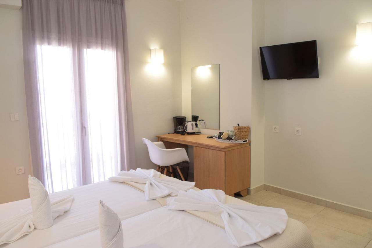 Mithos Premium Rooms Agia Marina  Екстер'єр фото