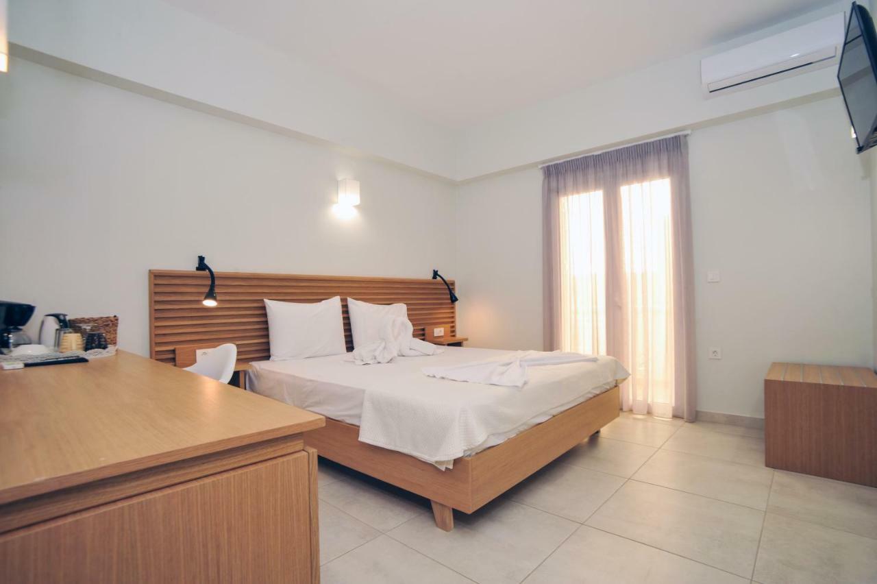 Mithos Premium Rooms Agia Marina  Екстер'єр фото