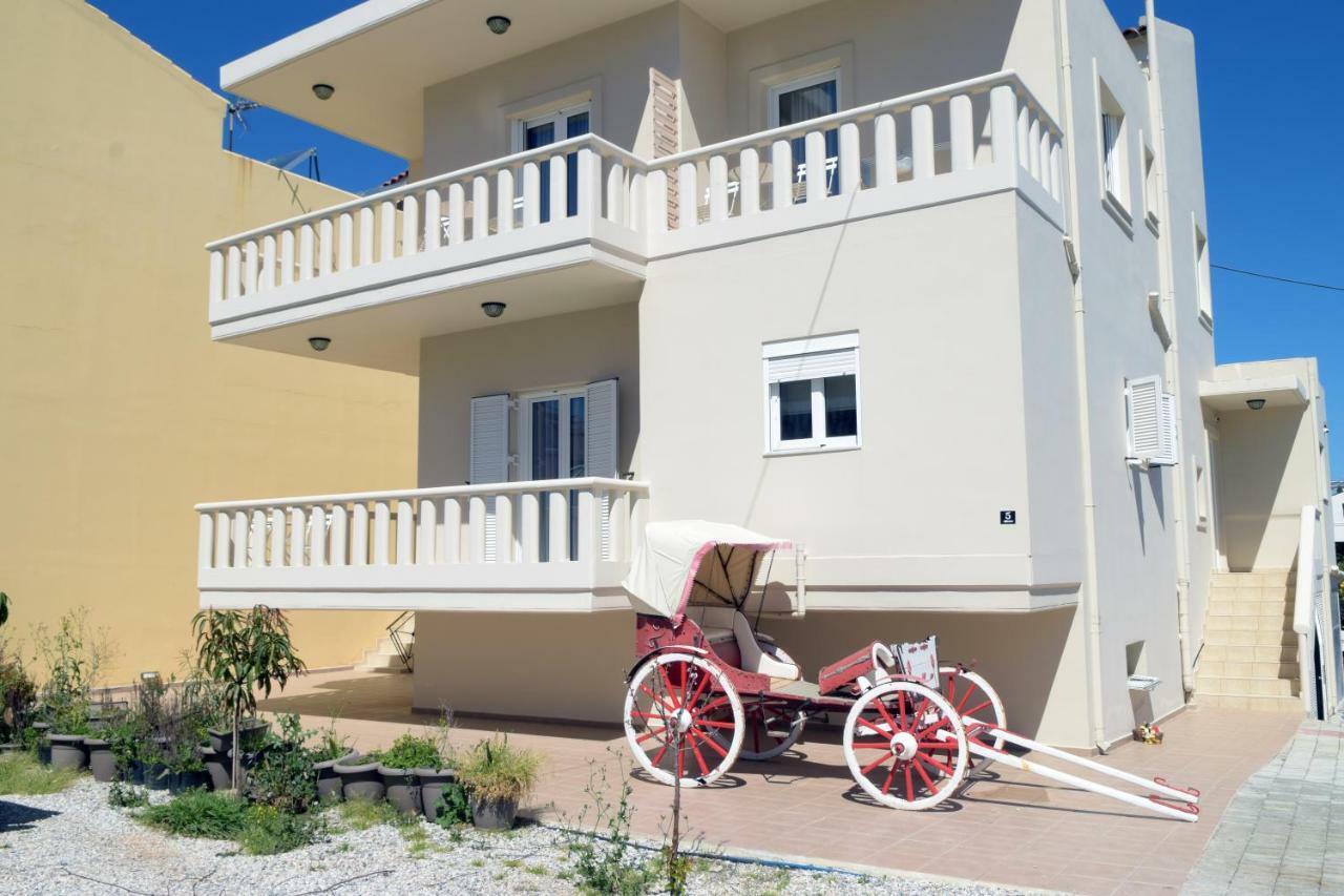 Mithos Premium Rooms Agia Marina  Екстер'єр фото