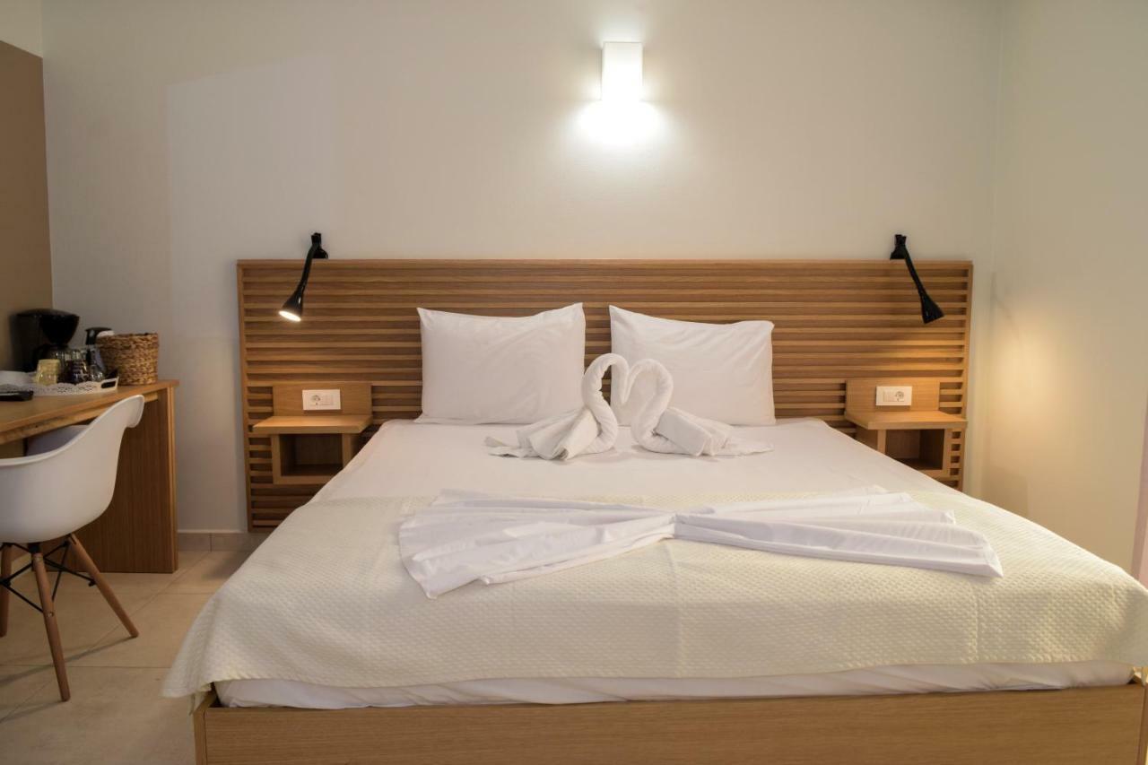 Mithos Premium Rooms Agia Marina  Екстер'єр фото